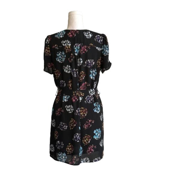 lr Black Floral Short Sleeve Sash Belt Split Neck Sheath Tunic Dress Size Small - Picture 7 of 13